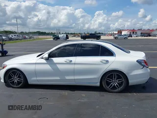 2016 Mercedes-Benz C 300 z VIN WDDWF4JB4GR172222, wystawiony jako IAAI lot #42562817 z przebiegiem 73 561 mil mil oraz . Historia ofert i sprzedaży dostępna na DreamBid. Obrazek 14.