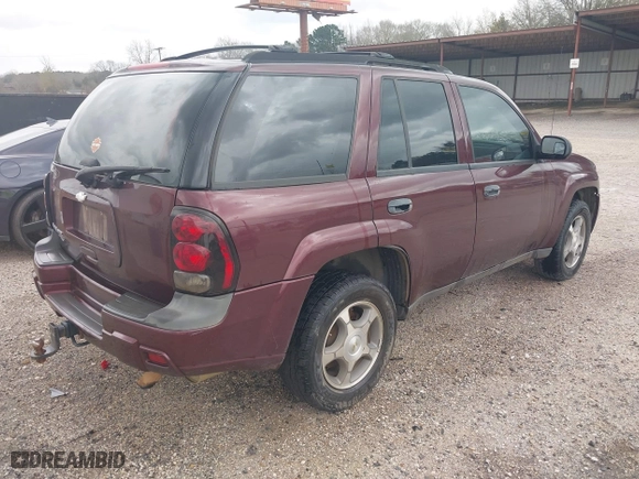 2007 Chevrolet TrailBlazer LS with VIN 1GNDS13SX72104242, listed as a IAAI auction lot 41722203 with 153,526 mi miles. Bid and sale history available at carsss.com. Image 4.