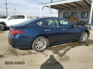 2015 Infiniti Q70 z VIN JN1BY1AP6FM541710, wystawiony jako Copart lot #47126225 z przebiegiem 57 304 mil mil oraz Szkoda całkowita • Salvage title. Historia ofert i sprzedaży dostępna na DreamBid. Obrazek 3.