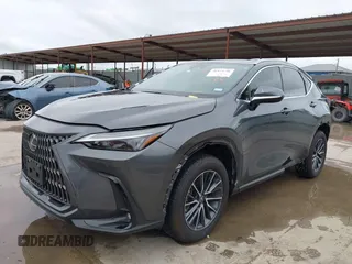 2024 Lexus NX 250 Premium z VIN 2T2GDCAZ7RC015465, wystawiony jako IAAI lot #42171196 z przebiegiem 14 322 mil mil oraz . Historia ofert i sprzedaży dostępna na DreamBid. Obrazek 2.