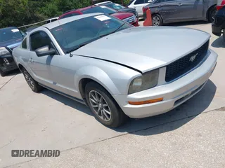 2007 Ford Mustang Deluxe z VIN 1ZVFT80N775248994, wystawiony jako IAAI lot #42503507 z przebiegiem 81 703 mil mil oraz . Historia ofert i sprzedaży dostępna na DreamBid. Obrazek 1.