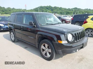 2016 Jeep Patriot Sport z VIN 1C4NJPBB7GD699043, wystawiony jako IAAI lot #42477134 z przebiegiem 55 177 mil mil oraz . Historia ofert i sprzedaży dostępna na DreamBid. Obrazek 1.