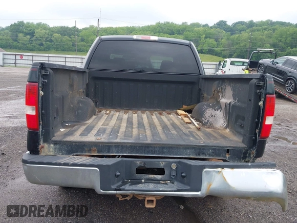 2008 Ford F-150 XLT z VIN 1FTPW14V08FB18115, wystawiony jako IAAI lot #42401528 z przebiegiem 265 185 mil mil oraz . Historia ofert i sprzedaży dostępna na DreamBid. Obrazek 16.