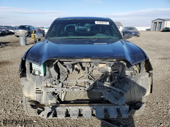 2019 Toyota Tacoma 4WD SR5 with VIN 3TMDZ5BN3KM061436, listed as a Copart auction lot 81838744 with 85,671 mi miles and Salvage Title. Bid and sale history available at carsss.com. Image 5.