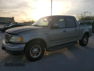 2003 Ford F-150 XLT with VIN 1FTRW07L03KA85176, listed as a Copart auction lot 50539415 with 268,175 mi miles and Salvage Title. Bid and sale history available at carsss.com. Image 1.