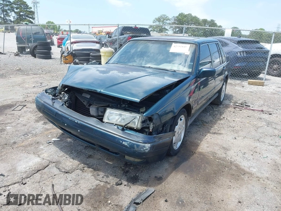 1998 Volvo S90 z VIN YV1KS9605W1128293, wystawiony jako IAAI lot #42332645 z przebiegiem 252 576 mil mil oraz . Historia ofert i sprzedaży dostępna na DreamBid. Obrazek 17.