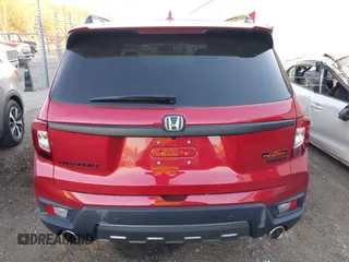 2022 Honda Passport TrailSport with VIN 5FNYF8H61NB015883, listed as a IAAI auction lot 40662061 with 19,212 mi miles and . Bid and sale history available at carsss.com. Image 15.