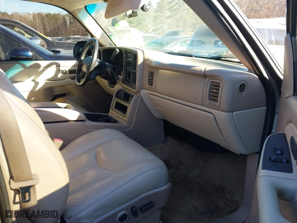2003 Chevrolet Tahoe LS with VIN 1GNEC13Z03J145204, listed as a IAAI auction lot 41355337 with 245,498 mi miles. Bid and sale history available at carsss.com. Image 5.