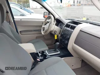 2010 Ford Escape XLS с VIN 1FMCU9C7XAKD27988, выставлен на аукционе IAAI как лот 42071415 с пробегом 130 176 миль миль и . История ставок и продаж доступна на DreamBid. Изображение 5.