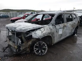 2024 GMC Acadia AWD AT4 z VIN 1GKENPKSXRJ183921, wystawiony jako IAAI lot #41946165 z przebiegiem Nie podano mil oraz . Historia ofert i sprzedaży dostępna na DreamBid. Obrazek 2.