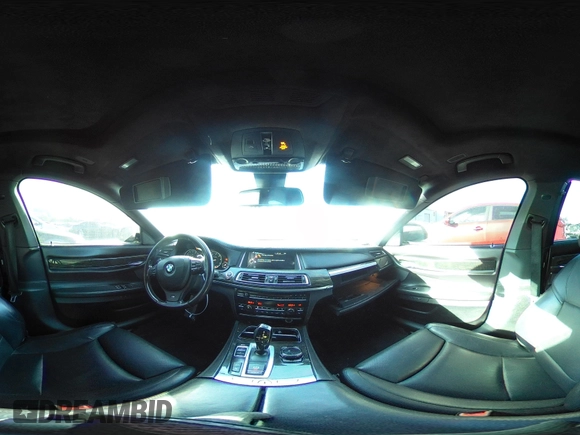 2015 BMW 7 Series 750i с VIN WBAYA8C58FD825806, выставлен на аукционе IAAI как лот 41221472 с пробегом 131 730 миль миль и . История ставок и продаж доступна на DreamBid. Изображение 18.