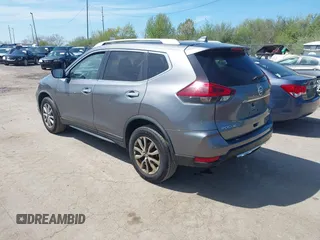2018 Nissan Rogue SV z VIN KNMAT2MV6JP569246, wystawiony jako IAAI lot #42085827 z przebiegiem 143 364 mil mil oraz . Historia ofert i sprzedaży dostępna na DreamBid. Obrazek 3.