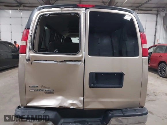 2012 Chevrolet Express Passenger 1LT z VIN 1GAZG1FAXC1127760, wystawiony jako IAAI lot #41629882 z przebiegiem 311 110 mil mil oraz . Historia ofert i sprzedaży dostępna na DreamBid. Obrazek 16.