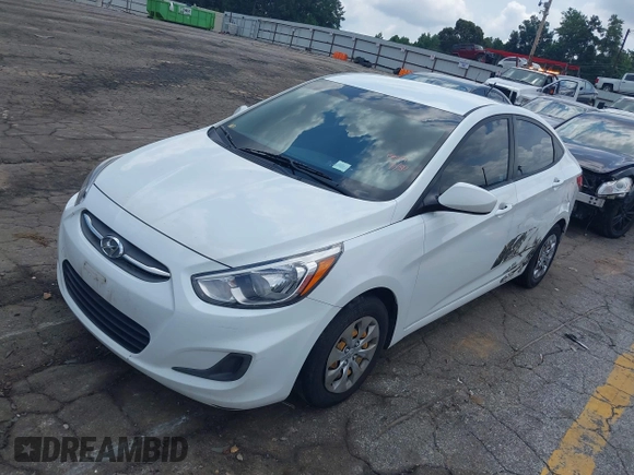 2016 Hyundai Accent SE z VIN KMHCT4AE6GU123161, wystawiony jako IAAI lot #39972957 z przebiegiem 133 416 mil mil oraz . Historia ofert i sprzedaży dostępna na DreamBid. Obrazek 2.