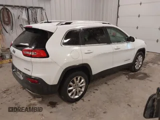 2017 Jeep Cherokee Limited z VIN 1C4PJMDS3HW530468, wystawiony jako IAAI lot #41517178 z przebiegiem 81 772 mil mil oraz . Historia ofert i sprzedaży dostępna na DreamBid. Obrazek 4.
