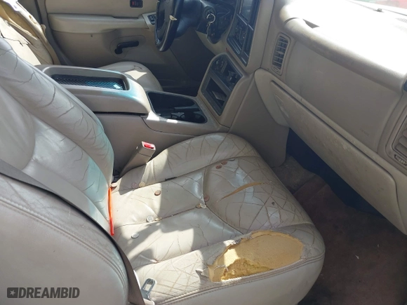 2003 Chevrolet Tahoe LT with VIN 1GNEC13Z33J145665, listed as a IAAI auction lot 41807970 with 307,997 mi miles. Bid and sale history available at carsss.com. Image 5.