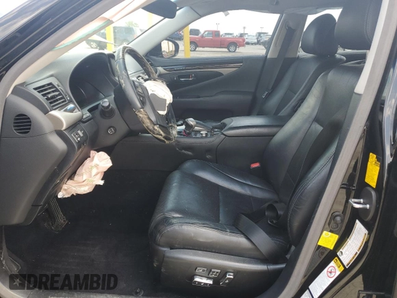 2013 Lexus LS 460 z VIN JTHCL5EF0D5019427, wystawiony jako Copart lot #56021135 z przebiegiem 95 609 mil mil oraz Szkoda całkowita • Salvage title. Historia ofert i sprzedaży dostępna na DreamBid. Obrazek 7.