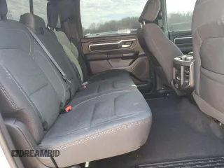 2025 Ram 1500 Big Horn z VIN 1C6RREFG4SN586522, wystawiony jako Copart lot #47024205 z przebiegiem 10 108 mil mil oraz Szkoda całkowita • Salvage title. Historia ofert i sprzedaży dostępna na DreamBid. Obrazek 10.