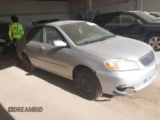 2007 Toyota Corolla CE z VIN 1NXBR32E77Z806067, wystawiony jako IAAI lot #42243213 z przebiegiem 247 821 mil mil oraz . Historia ofert i sprzedaży dostępna na DreamBid. Obrazek 1.