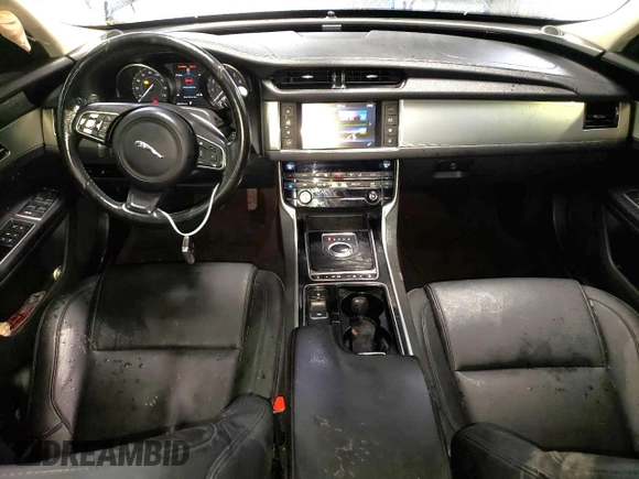 2018 Jaguar XF 25t Premium with VIN SAJBJ4FX8JCY54463, listed as a Copart auction lot 81089384 with 90,263 mi miles and Salvage Title. Bid and sale history available at carsss.com. Image 8.