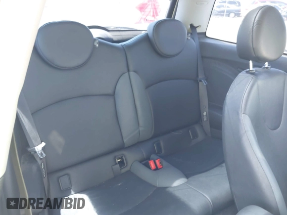 2007 MINI Hardtop with VIN WMWMF33567TU62285, listed as a IAAI auction lot 42517575 with 137,542 mi miles and . Bid and sale history available at DreamBid. Image 8.