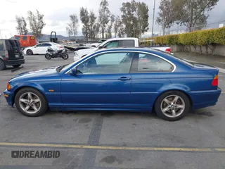 2001 BMW 3 Series 325Ci with VIN WBABN33401JW55892, listed as a IAAI auction lot 41751934 with 1 mi miles. Bid and sale history available at carsss.com. Image 14.