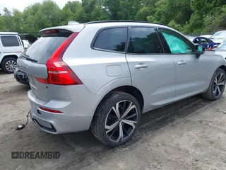 2023 Volvo XC60 Ultimate Dark Theme с VIN YV4062RX5P1347142, выставлен на аукционе IAAI как лот 42370431 с пробегом 19 510 миль миль и . История ставок и продаж доступна на DreamBid. Изображение 4.