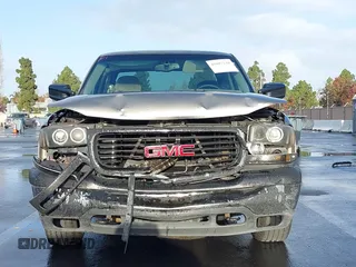 2000 GMC Sierra 1500 SLT with VIN 1GTEC19T6YZ167647, listed as a IAAI auction lot 41097210 with Not Provided miles and . Bid and sale history available at carsss.com. Image 11.