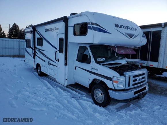 2019 Ford Econoline Commercial Cutaway with VIN 1FDXE4FS8KDC59052, listed as a Copart auction lot 54584484 with NaN miles and Salvage Title. Bid and sale history available at carsss.com. Image 4.