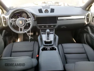 2022 Porsche Cayenne z VIN WP1AA2AY4NDA07033, wystawiony jako Copart lot #38195123 z przebiegiem 55 mil mil oraz . Historia ofert i sprzedaży dostępna na DreamBid. Obrazek 8.