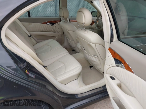 2003 Mercedes-Benz E 320 z VIN WDBUF65J33A182097, wystawiony jako IAAI lot #42396818 z przebiegiem 132 952 mil mil oraz . Historia ofert i sprzedaży dostępna na DreamBid. Obrazek 8.