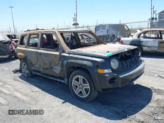 2010 Jeep Patriot Sport with VIN 1J4NF2GBXAD512702, listed as a IAAI auction lot 39616697 with Not Provided miles. Bid and sale history available at carsss.com. Image 1.
