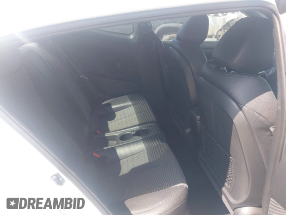 2016 Hyundai Veloster z VIN KMHTC6AD9GU272411, wystawiony jako IAAI lot #41904711 z przebiegiem 133 490 mil mil oraz . Historia ofert i sprzedaży dostępna na DreamBid. Obrazek 8.