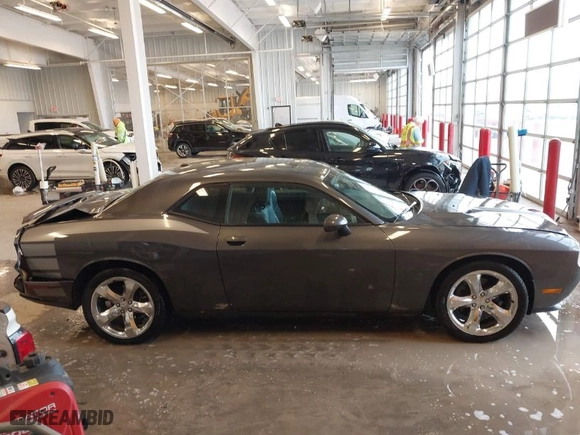 2013 Dodge Challenger SXT with VIN 2C3CDYAG9DH629189, listed as a IAAI auction lot 41374015 with 1 mi miles. Bid and sale history available at carsss.com. Image 13.