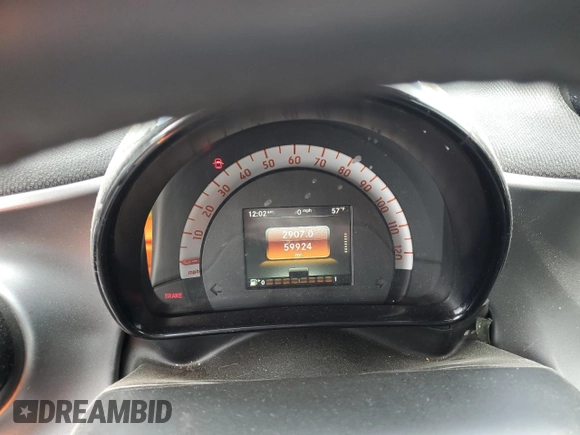 2017 Smart fortwo Pure with VIN WMEFJ5DA0HK176622, listed as a Copart auction lot 51644835 with 59,924 mi miles and Salvage Title. Bid and sale history available at DreamBid. Image 9.