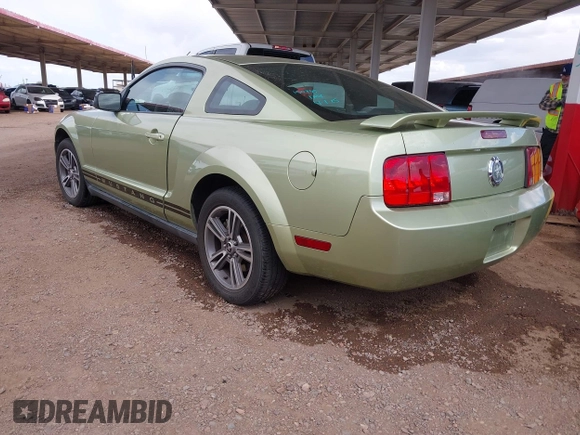 2006 Ford Mustang Standard with VIN 1ZVFT80NX65150735, listed as a IAAI auction lot 41950763 with 128,881 mi miles. Bid and sale history available at carsss.com. Image 3.