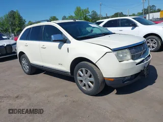 2008 Lincoln MKX with VIN 2LMDU88C48BJ17142, listed as a IAAI auction lot 42144487 with 239,637 mi miles. Bid and sale history available at carsss.com. Image 1.