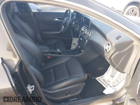 2014 Mercedes-Benz CLA 250 z VIN WDDSJ4EB6EN045368, wystawiony jako IAAI lot #42560939 z przebiegiem 29 241 mil mil oraz . Historia ofert i sprzedaży dostępna na DreamBid. Obrazek 5.