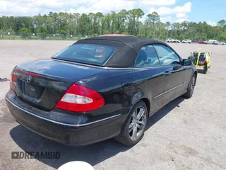2006 Mercedes-Benz CLK 350 z VIN WDBTK56FX6T074273, wystawiony jako IAAI lot #42336993 z przebiegiem 102 086 mil mil oraz . Historia ofert i sprzedaży dostępna na DreamBid. Obrazek 4.