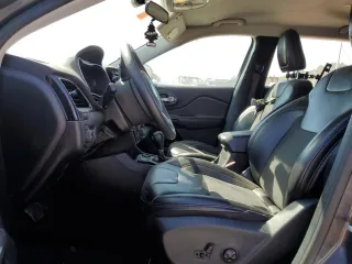2020 Jeep Cherokee Latitude Plus с VIN 1C4PJLLB6LD545739, выставлен на аукционе Copart как лот 48554055 с пробегом 68 857 миль миль и Списание • Salvage title. История ставок и продаж доступна на DreamBid. Изображение 7.