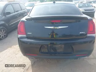 2018 Chrysler 300 S with VIN 2C3CCAGG9JH300487, listed as a IAAI auction lot 42501287 with 273,751 mi miles and . Bid and sale history available at DreamBid. Image 17.
