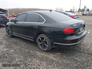 2013 Volkswagen Passat SEL Premium with VIN 1VWCM7A3XDC132834, listed as a IAAI auction lot 40931506 with 146,283 mi miles. Bid and sale history available at carsss.com. Image 3.