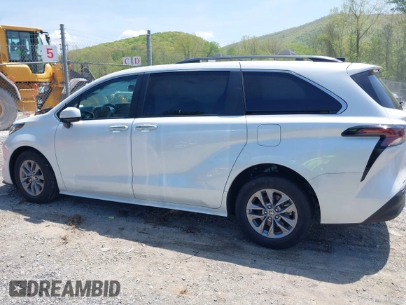 2023 Toyota Sienna XLE z VIN 5TDYSKFC3PS075938, wystawiony jako IAAI lot #42134780 z przebiegiem 34 213 mil mil oraz . Historia ofert i sprzedaży dostępna na DreamBid. Obrazek 14.