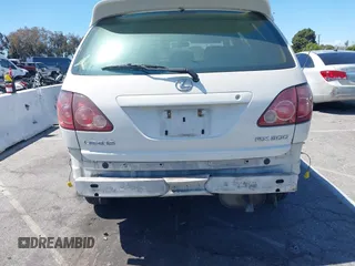 2000 Lexus RX 300 z VIN JT6GF10U1Y0069868, wystawiony jako IAAI lot #41919460 z przebiegiem 348 691 mil mil oraz . Historia ofert i sprzedaży dostępna na DreamBid. Obrazek 6.