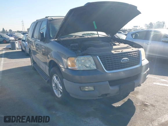 2003 Ford Expedition XLT Value with VIN 1FMPU16W43LA84570, listed as a IAAI auction lot 40937219 with 161,893 mi miles. Bid and sale history available at carsss.com. Image 6.