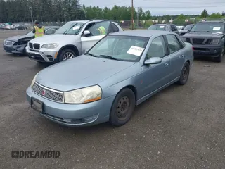 2003 Saturn LS z VIN 1G8JW54R03Y573151, wystawiony jako IAAI lot #42281639 z przebiegiem 137 501 mil mil oraz . Historia ofert i sprzedaży dostępna na DreamBid. Obrazek 2.