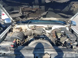 1997 Chevrolet C/K 1500 with VIN 1GCEK19R2VE139547, listed as a IAAI auction lot 42061013 with 404,490 mi miles. Bid and sale history available at carsss.com. Image 10.
