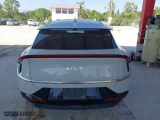2022 Kia EV6 Wind with VIN KNDC3DLCXN5043417, listed as a IAAI auction lot 41700071 with 39,622 mi miles. Bid and sale history available at carsss.com. Image 17.