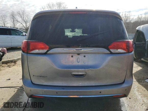 2017 Chrysler Pacifica Touring L z VIN 2C4RC1BG6HR583576, wystawiony jako Copart lot #44602375 z przebiegiem 204 839 mil mil oraz Szkoda całkowita • Salvage title. Historia ofert i sprzedaży dostępna na DreamBid. Obrazek 6.