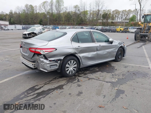 2019 Toyota Camry LE with VIN 4T1B11HK8KU683512, listed as a IAAI auction lot 39476699 with 40,074 mi miles. Bid and sale history available at carsss.com. Image 4.